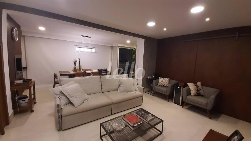 LIVING de Apartamento à venda, Padrão com 105 m², 2 quartos e 2 vagas em Vila Mariana - São Paulo
