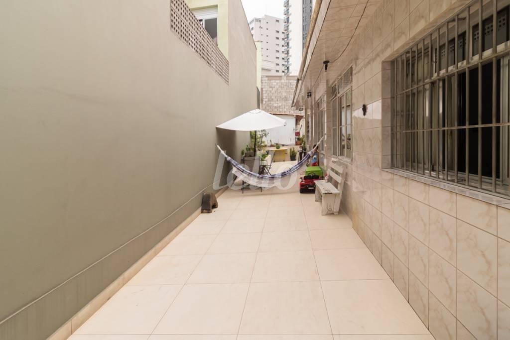 QUINTAL de Casa para alugar, térrea com 320 m², 3 quartos e em Parque da Mooca - São Paulo