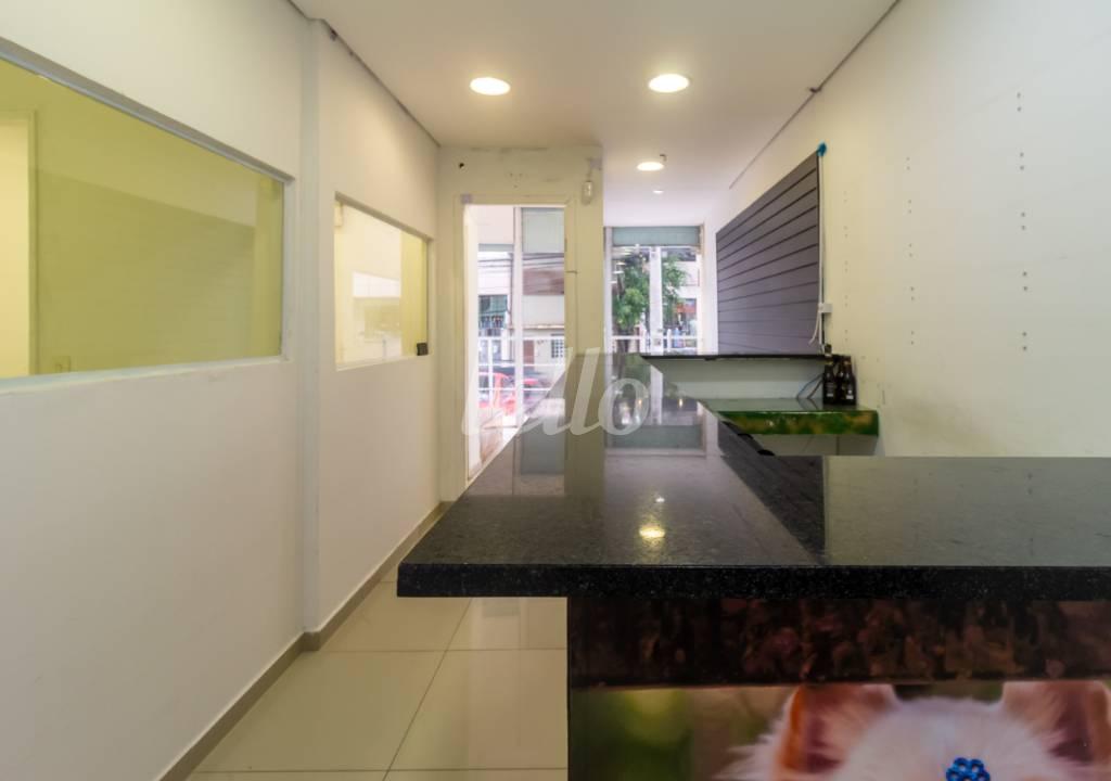 LOJA de Loja para alugar, Padrão com 60 m², e em Santana - São Paulo