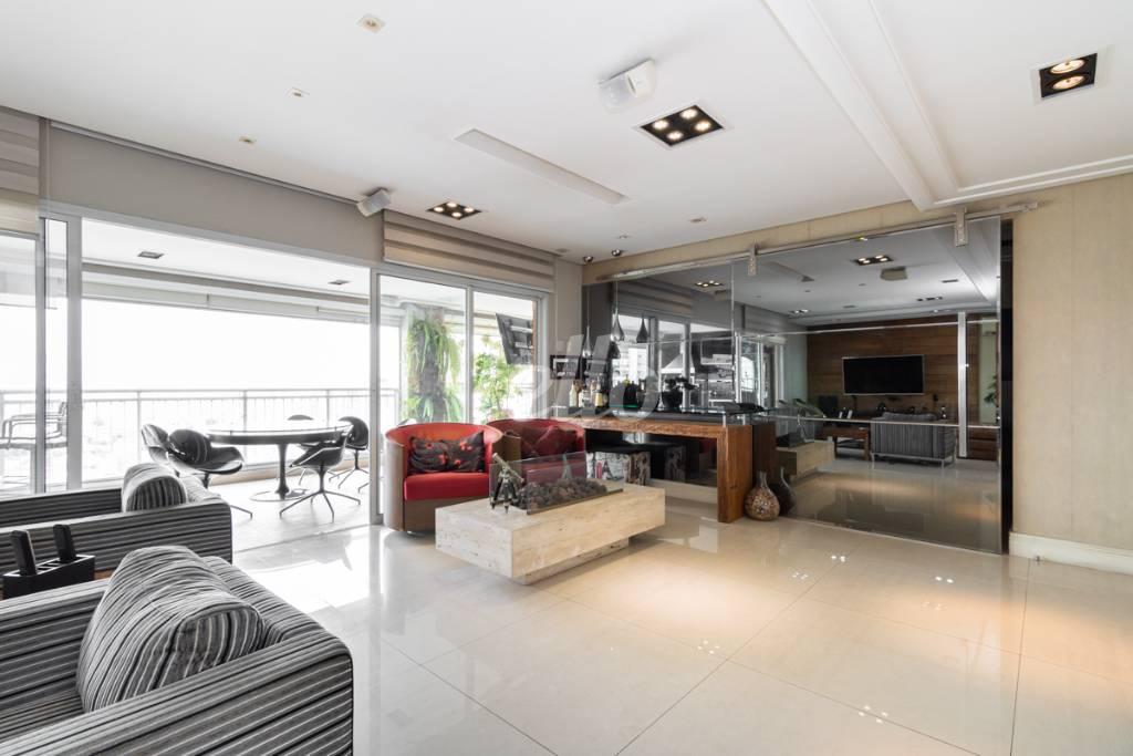 SALA de Apartamento para alugar, Padrão com 206 m², 3 quartos e 3 vagas em Vila Romana - São Paulo