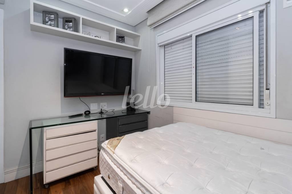 SUITE 2 de Apartamento para alugar, Padrão com 206 m², 3 quartos e 3 vagas em Vila Romana - São Paulo