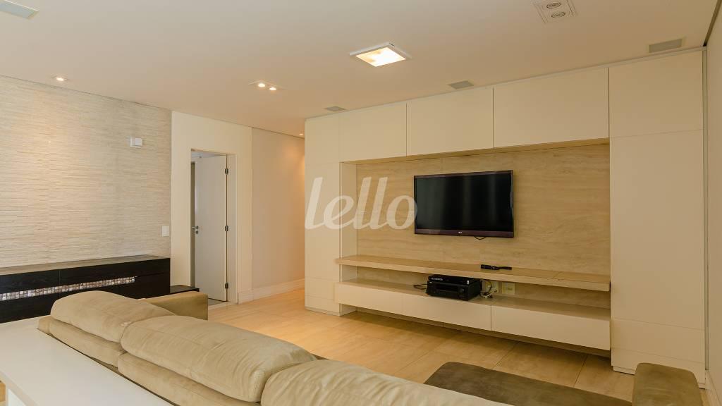 SALA de Apartamento para alugar, Padrão com 194 m², 4 quartos e 4 vagas em Campo Belo - São Paulo