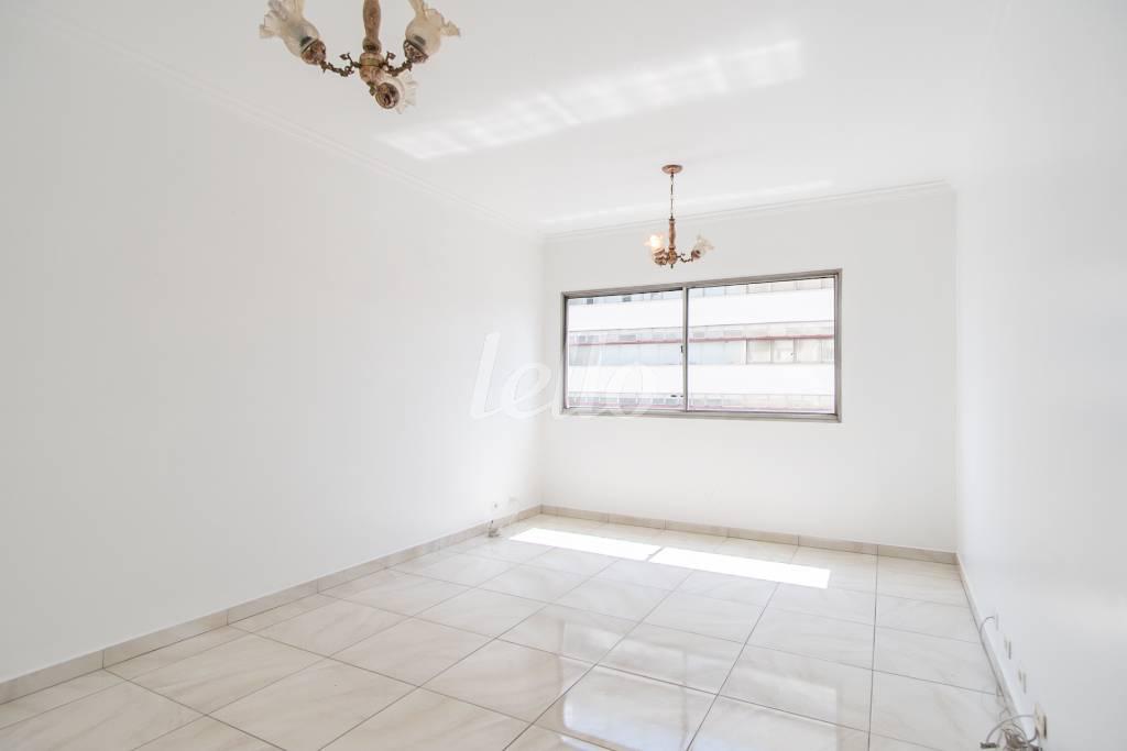 SALA de Apartamento à venda, Padrão com 80 m², 2 quartos e 1 vaga em Santana - São Paulo