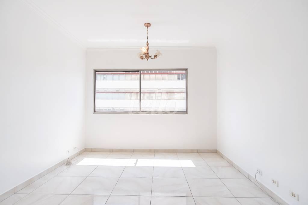 SALA de Apartamento à venda, Padrão com 80 m², 2 quartos e 1 vaga em Santana - São Paulo
