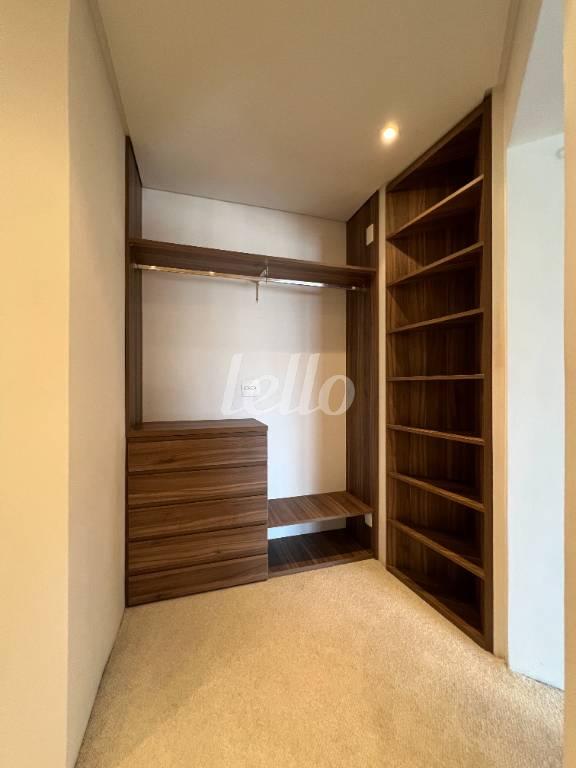 CLOSET de Apartamento para alugar, Padrão com 82 m², 2 quartos e 1 vaga em Pinheiros - São Paulo