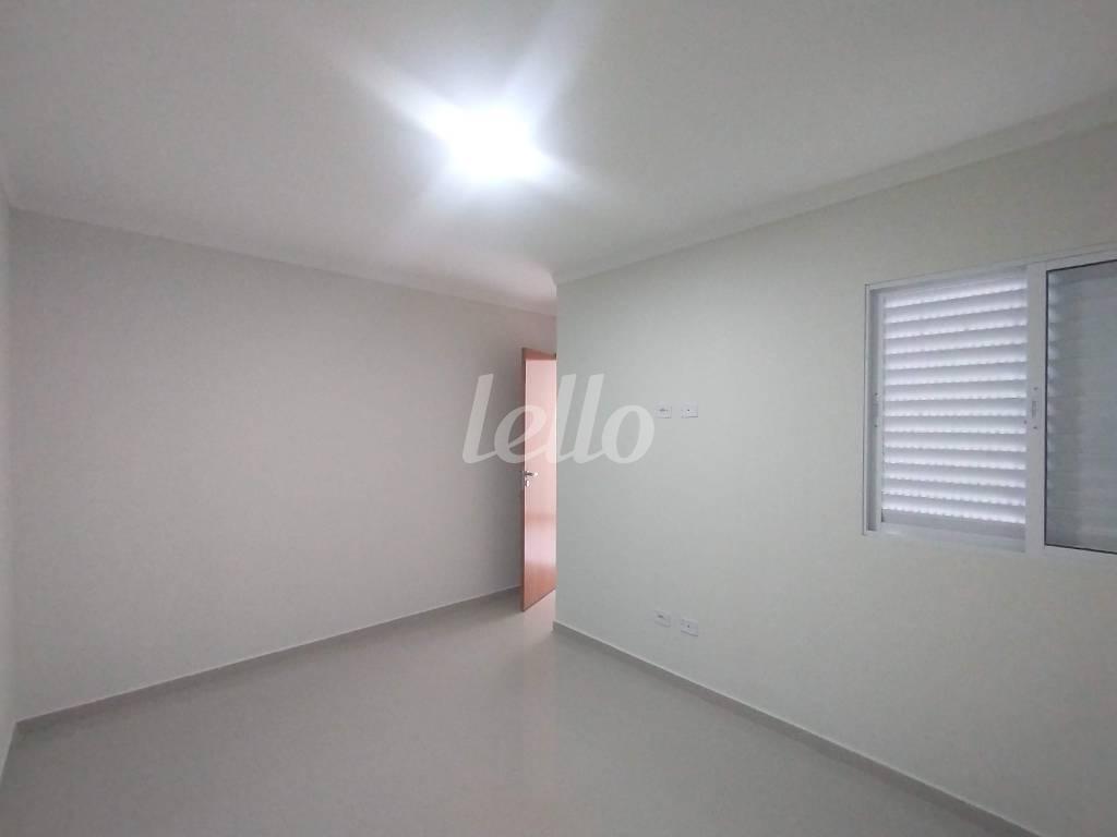DORMITÓRIO de Apartamento para alugar, Padrão com 30 m², 1 quarto e em Vila Bertioga - São Paulo