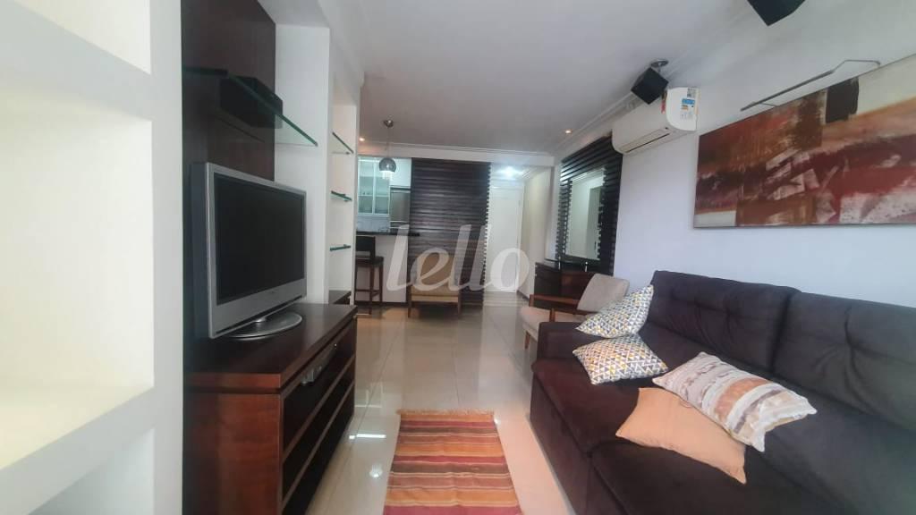 SALA de Apartamento para alugar, Padrão com 72 m², 2 quartos e 2 vagas em Indianópolis - São Paulo