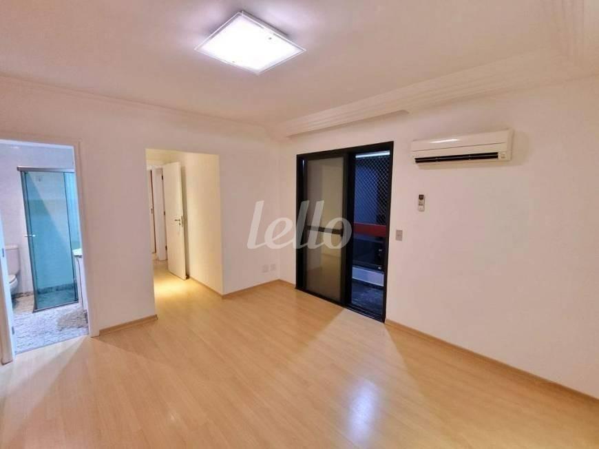 SUITE de Apartamento para alugar, Padrão com 143 m², 4 quartos e 2 vagas em Itaim Bibi - São Paulo