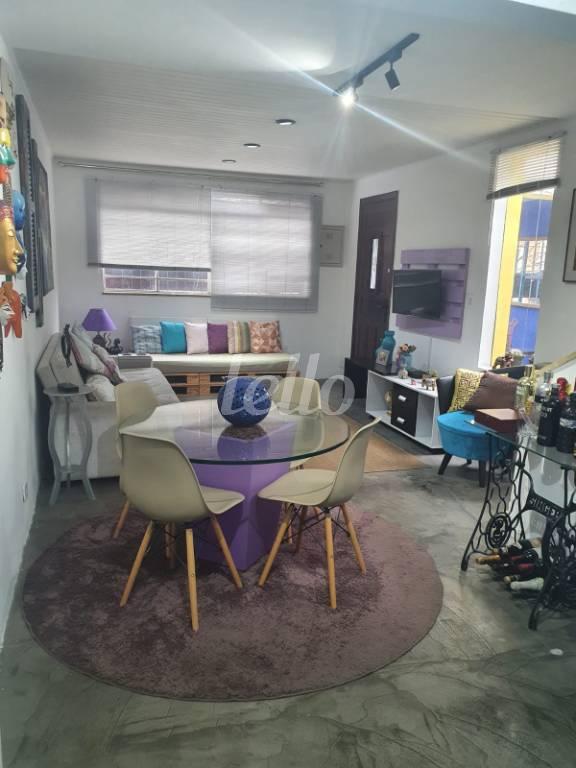 LIVING de Casa à venda, sobrado com 110 m², 2 quartos e 2 vagas em Mirandopolis - São Paulo