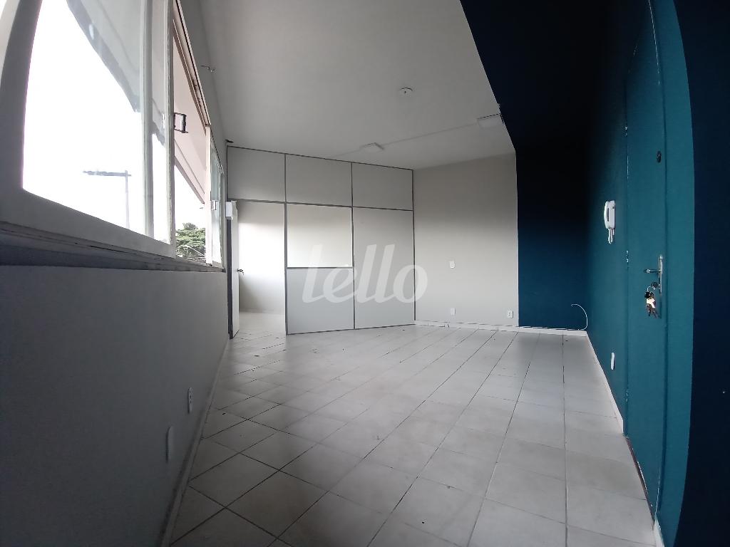 SALA de Sala / Conjunto para alugar, Padrão com 28 m², e 2 vagas em Vila Zelina - São Paulo
