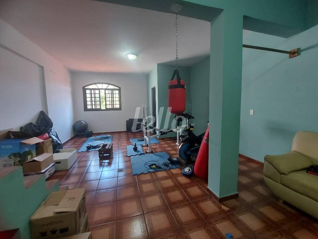ACADEMIA E SALÃO de Casa à venda, sobrado com 350 m², 3 quartos e 4 vagas em Vila Aurora - São Paulo
