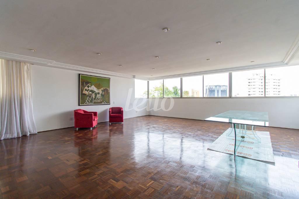 SALA de Apartamento à venda, Padrão com 367 m², 3 quartos e 1 vaga em Morro dos Ingleses - São Paulo