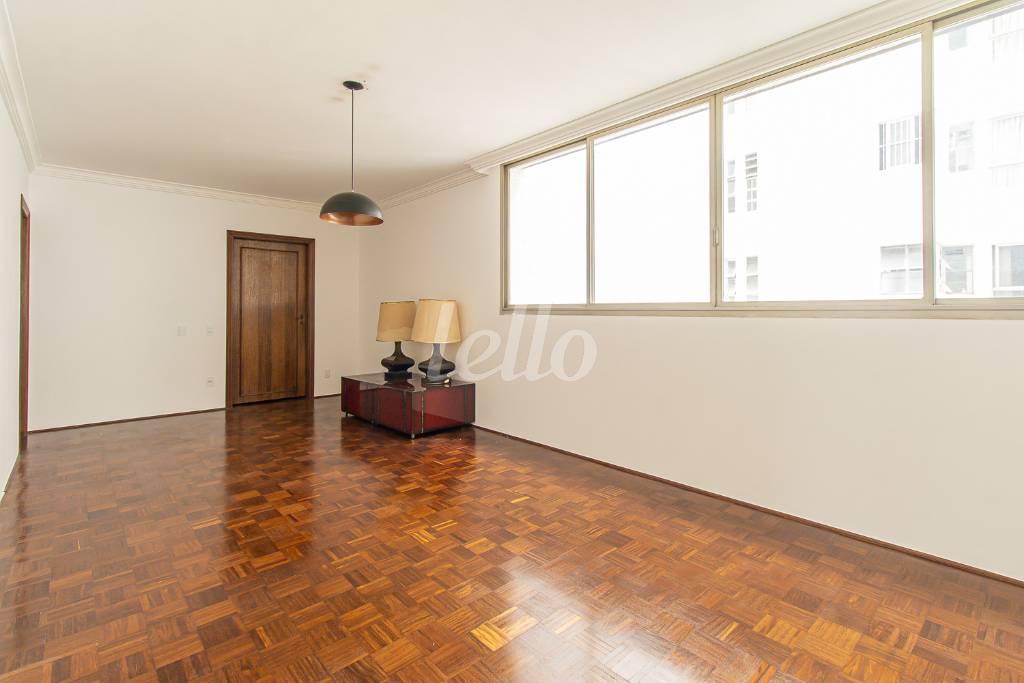 SALA de Apartamento para alugar, Padrão com 367 m², 1 quarto e em Morro dos Ingleses - São Paulo