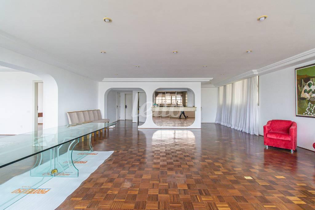 SALA de Apartamento para alugar, Padrão com 367 m², 1 quarto e em Morro dos Ingleses - São Paulo