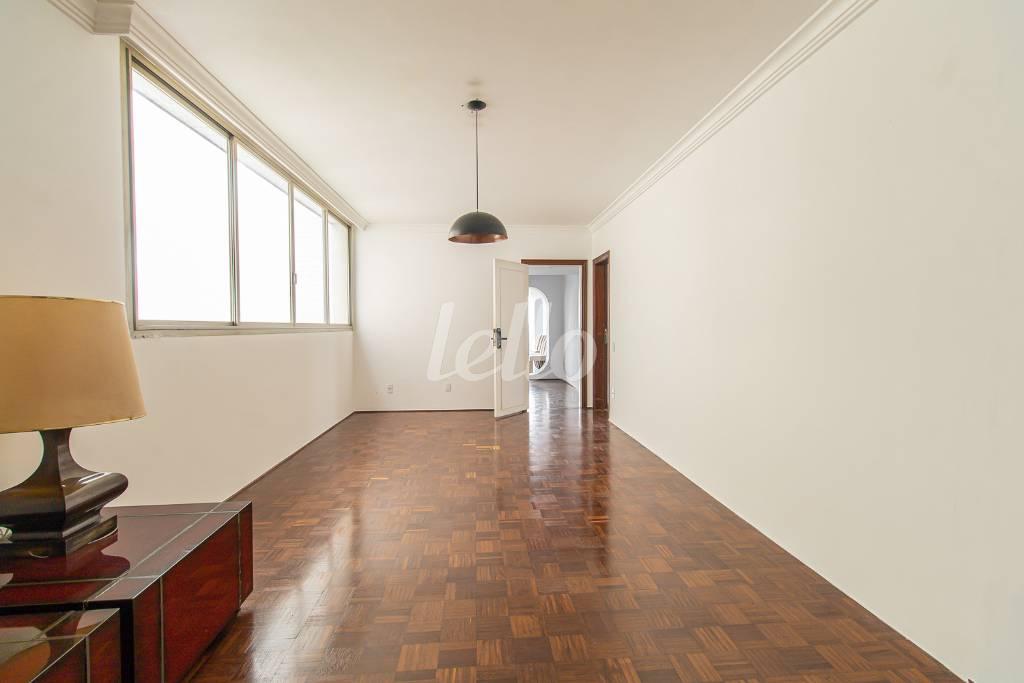SALA de Apartamento à venda, Padrão com 367 m², 3 quartos e 1 vaga em Morro dos Ingleses - São Paulo