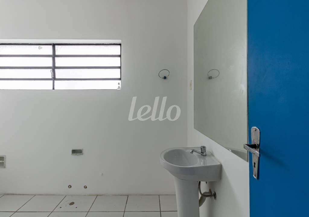 BANHEIRO de Casa para alugar, sobrado com 400 m², e 6 vagas em Alto da Lapa - São Paulo