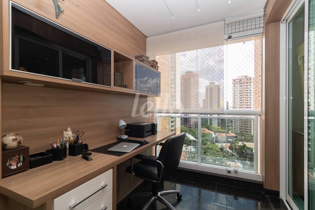 ESCRITÓRIO de Apartamento à venda, Padrão com 257 m², 4 quartos e 5 vagas em Tatuapé - São Paulo