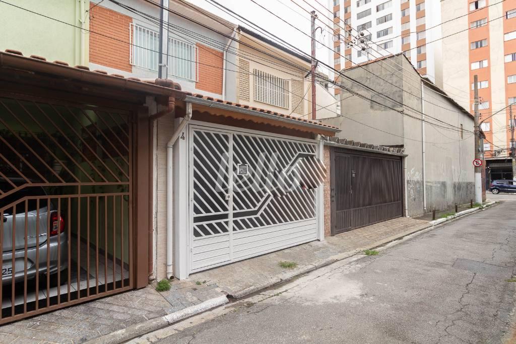 FACHADA de Casa para alugar, sobrado com 140 m², 3 quartos e 1 vaga em Vila Gomes Cardim - São Paulo