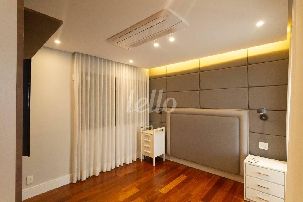 SUITE 1 de Apartamento para alugar, Padrão com 192 m², 3 quartos e 4 vagas em Campo Belo - São Paulo