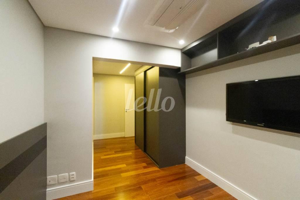 SUITE 3 de Apartamento para alugar, Padrão com 192 m², 3 quartos e 4 vagas em Campo Belo - São Paulo