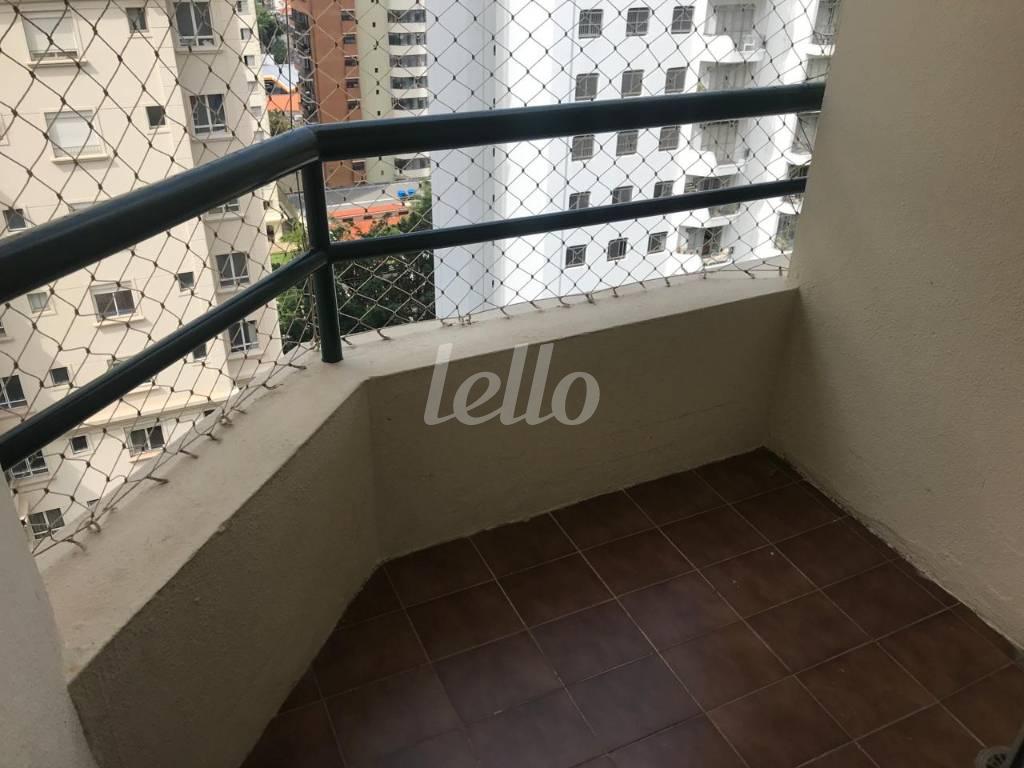 VARANDA de Apartamento à venda, Padrão com 64 m², 2 quartos e 1 vaga em Campo Belo - São Paulo