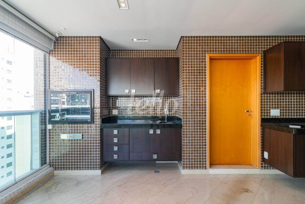 VARANDA de Apartamento à venda, Padrão com 218 m², 3 quartos e 4 vagas em Vila Regente Feijó - São Paulo