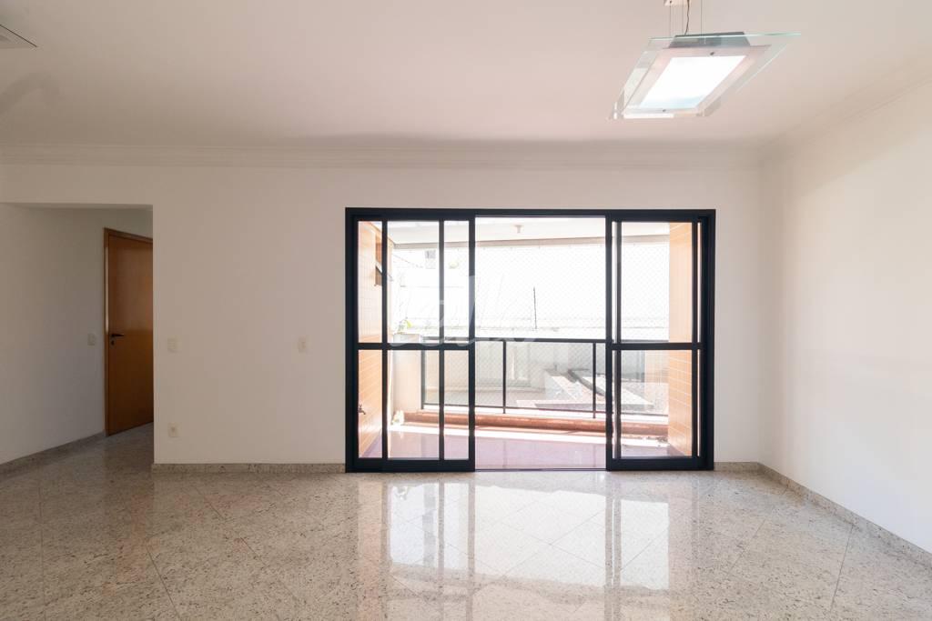 SALA de Apartamento à venda, Padrão com 120 m², 3 quartos e 3 vagas em Vila Regente Feijó - São Paulo