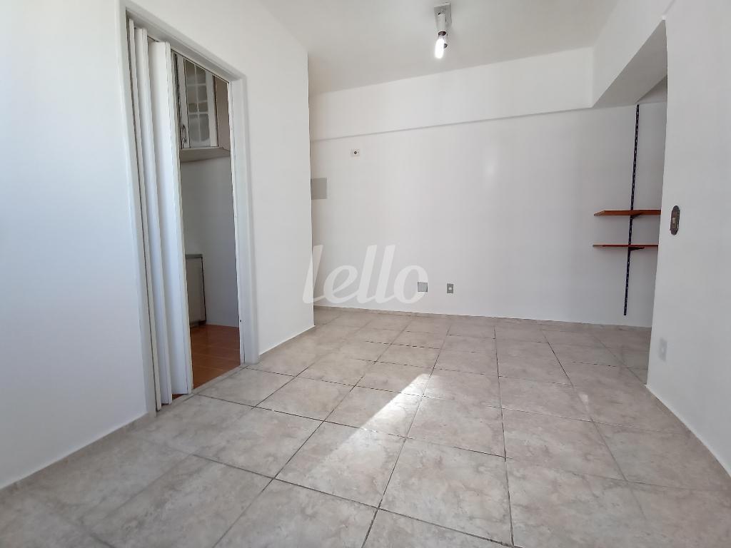 SALA de Apartamento para alugar, Padrão com 40 m², 1 quarto e 1 vaga em Consolação - São Paulo