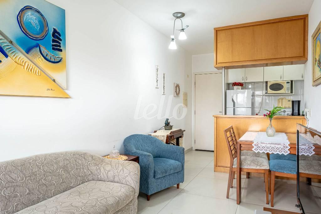 01SALA_009 de Apartamento para alugar, Padrão com 53 m², 2 quartos e 2 vagas em Vila Gomes Cardim - São Paulo