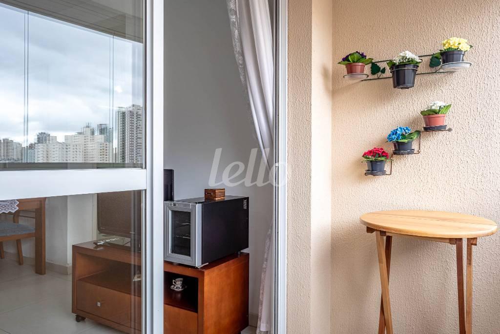 02SACADAVARANDA_003 de Apartamento para alugar, Padrão com 53 m², 2 quartos e 2 vagas em Vila Gomes Cardim - São Paulo