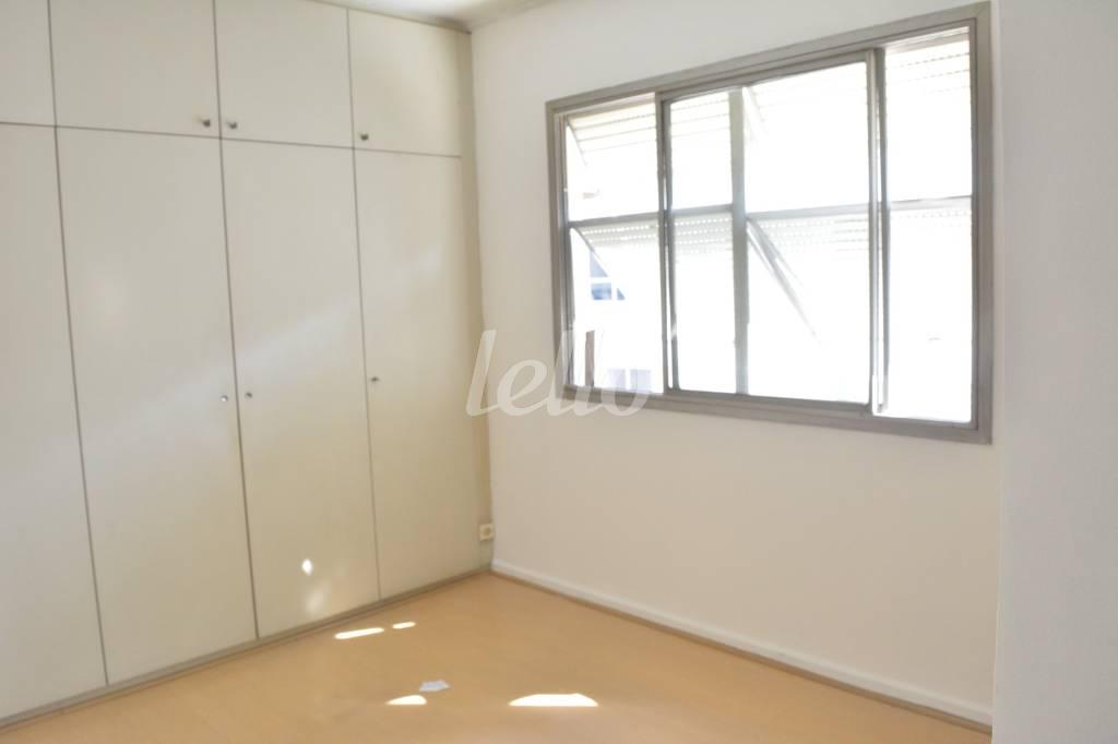 DORMITORIO de Apartamento para alugar, Padrão com 135 m², 3 quartos e 3 vagas em Jardim Paulista - São Paulo
