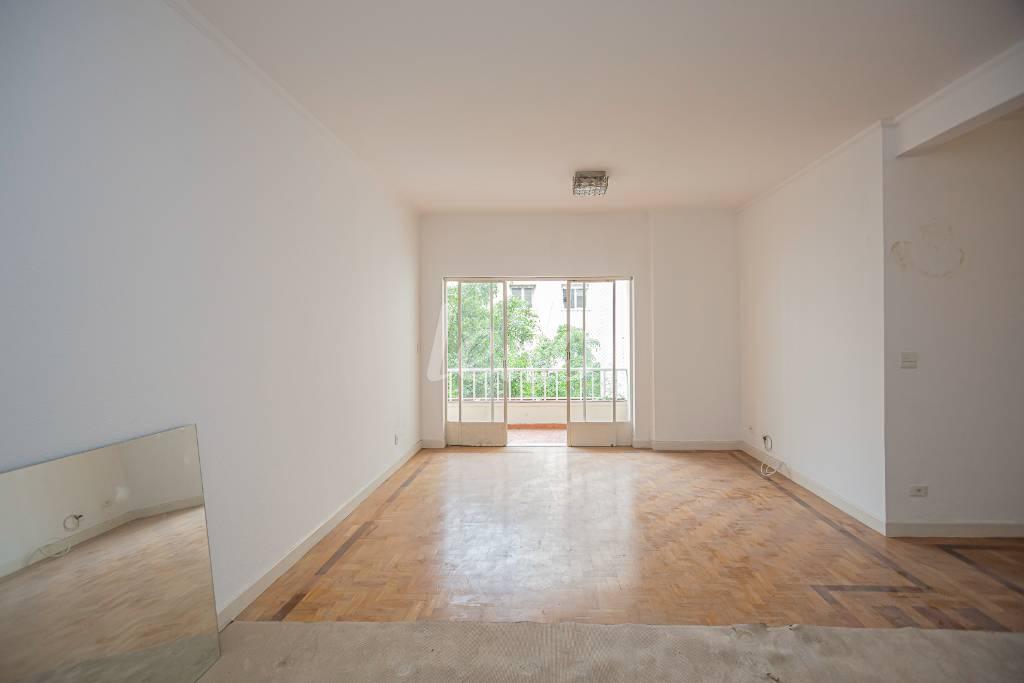 SALA de Apartamento para alugar, Padrão com 150 m², 3 quartos e em Higienópolis - São Paulo