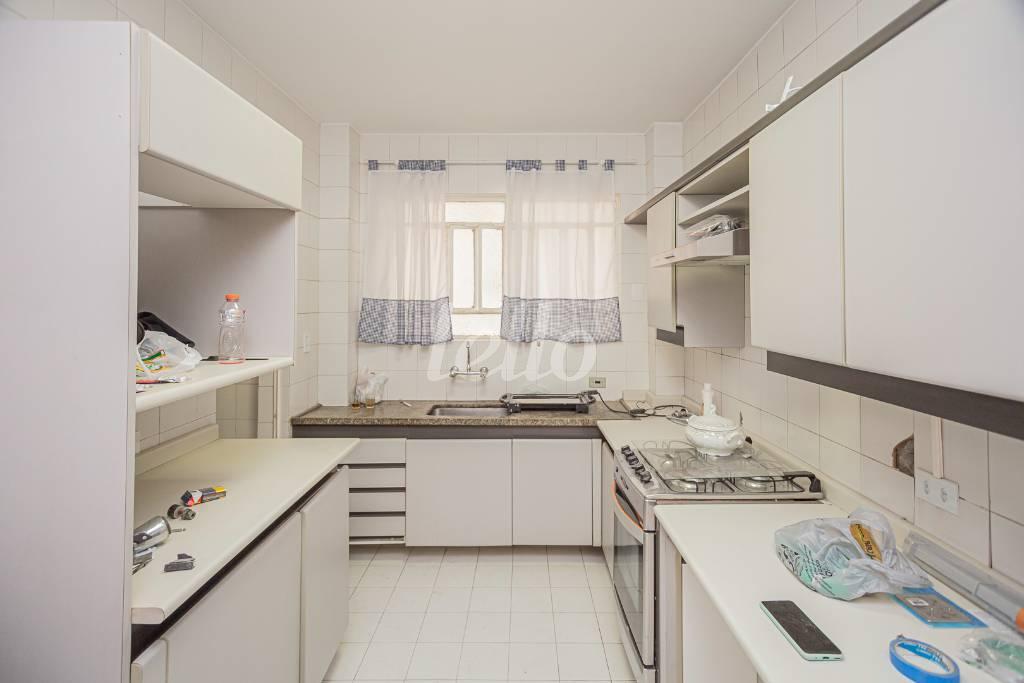 COZINHA de Apartamento para alugar, Padrão com 150 m², 3 quartos e em Higienópolis - São Paulo