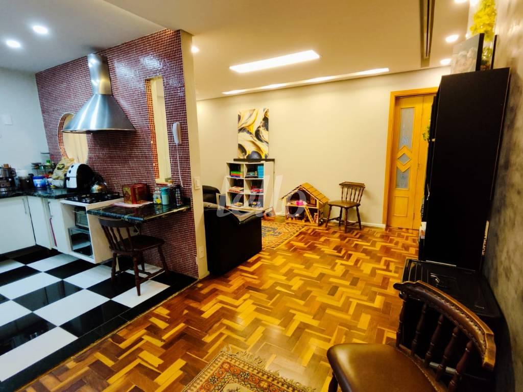 LIVING de Apartamento à venda, Padrão com 80 m², 2 quartos e 1 vaga em Planalto Paulista - São Paulo