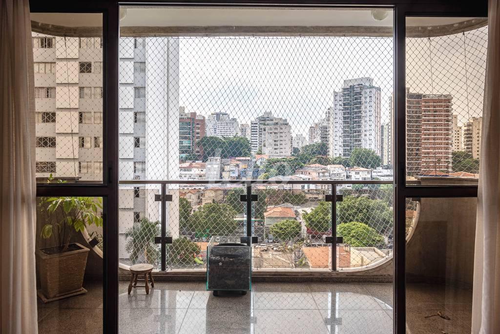 SACADA de Apartamento para alugar, Padrão com 180 m², 3 quartos e 2 vagas em Santa Cecília - São Paulo