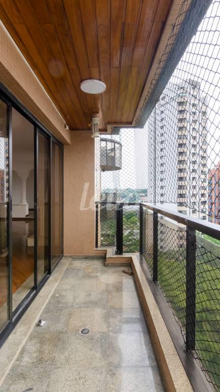 SACADA de Apartamento para alugar, Padrão com 250 m², 4 quartos e 4 vagas em Planalto Paulista - São Paulo