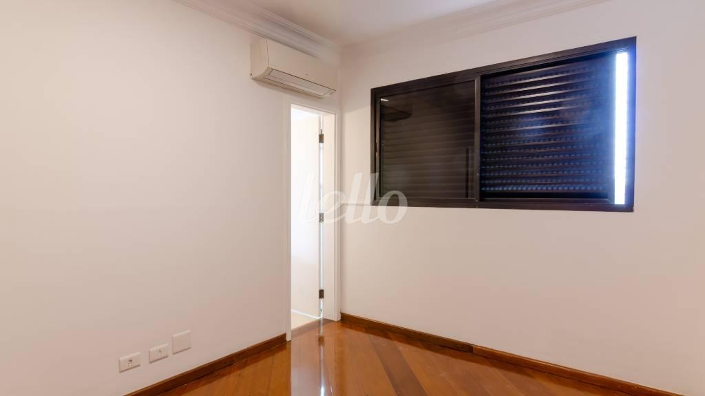 SUITE 3 de Apartamento para alugar, Padrão com 250 m², 4 quartos e 4 vagas em Planalto Paulista - São Paulo