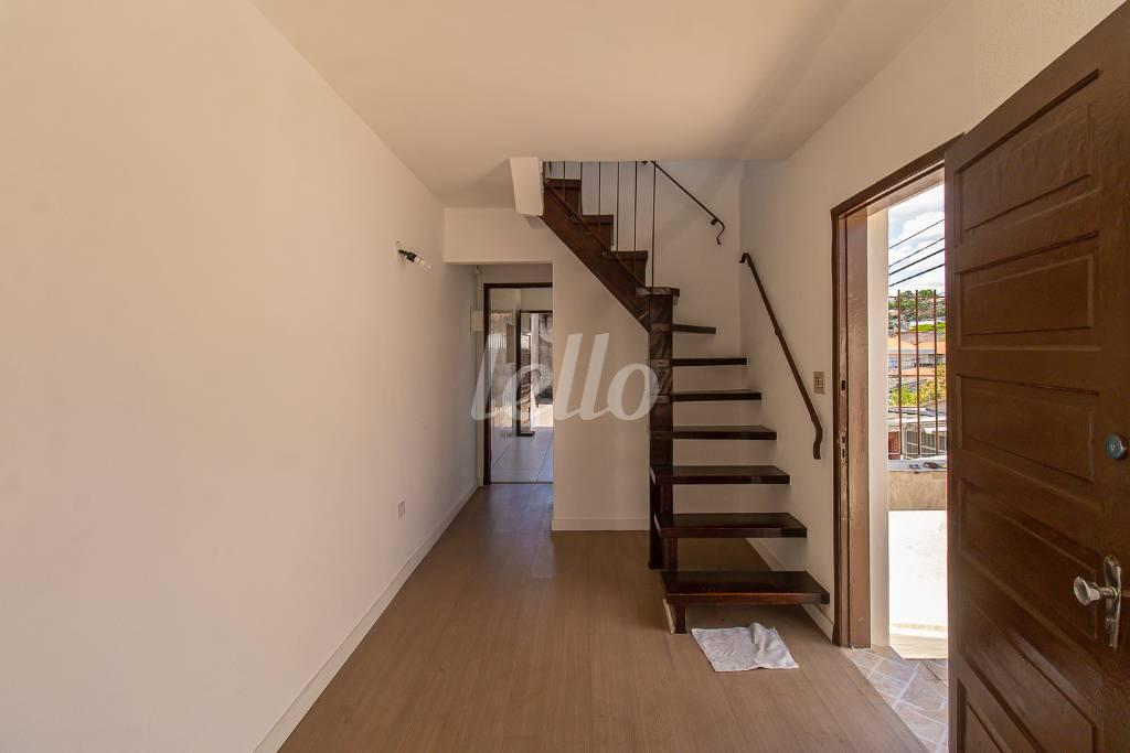 SALA de Casa para alugar, sobrado com 120 m², 2 quartos e 2 vagas em Vila Guarani - São Paulo