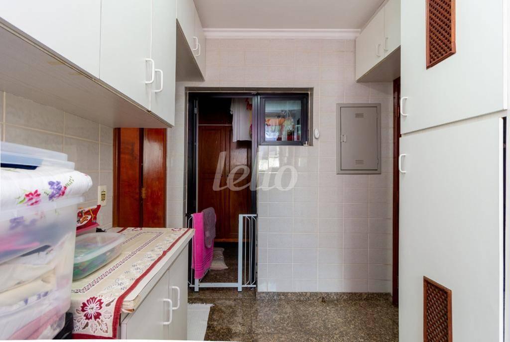 COZINHA de Apartamento à venda, Padrão com 167 m², 3 quartos e 2 vagas em Vila Regente Feijó - São Paulo