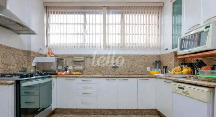 COZINHA de Apartamento para alugar, Padrão com 200 m², 4 quartos e 1 vaga em Vila Buarque - São Paulo