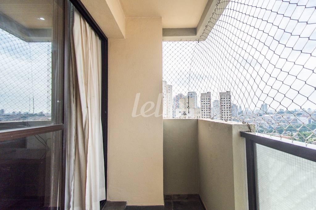 SACADA de Apartamento para alugar, Padrão com 78 m², 3 quartos e 1 vaga em Vila Bertioga - São Paulo