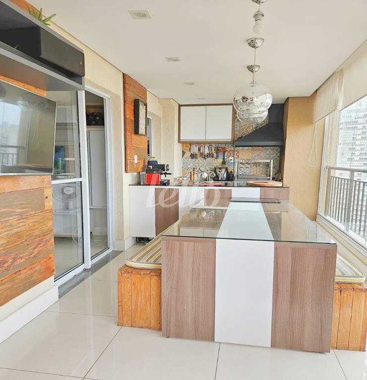 VARANDA GOURMET de Apartamento à venda, Padrão com 100 m², 3 quartos e 2 vagas em Chácara Inglesa - São Paulo