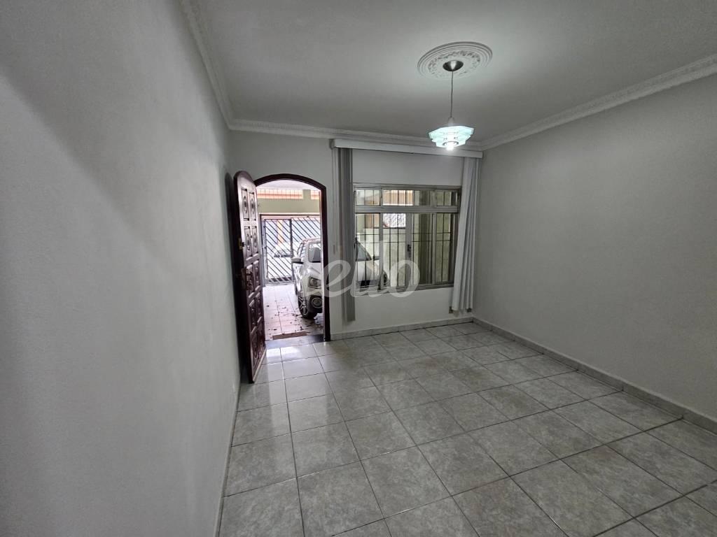 LIVING de Casa à venda, sobrado com 132 m², 2 quartos e 1 vaga em Mirandopolis - São Paulo