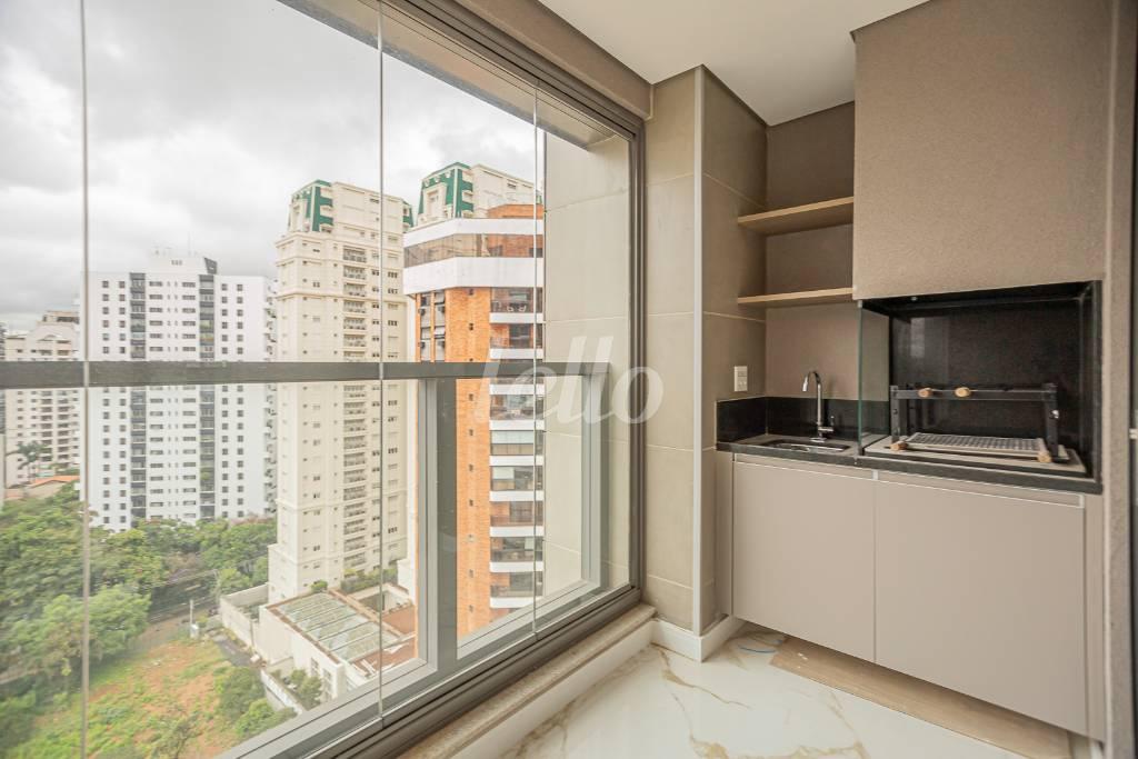 VARANDA de Apartamento à venda, Padrão com 154 m², 3 quartos e 3 vagas em Vila Nova Conceição - São Paulo