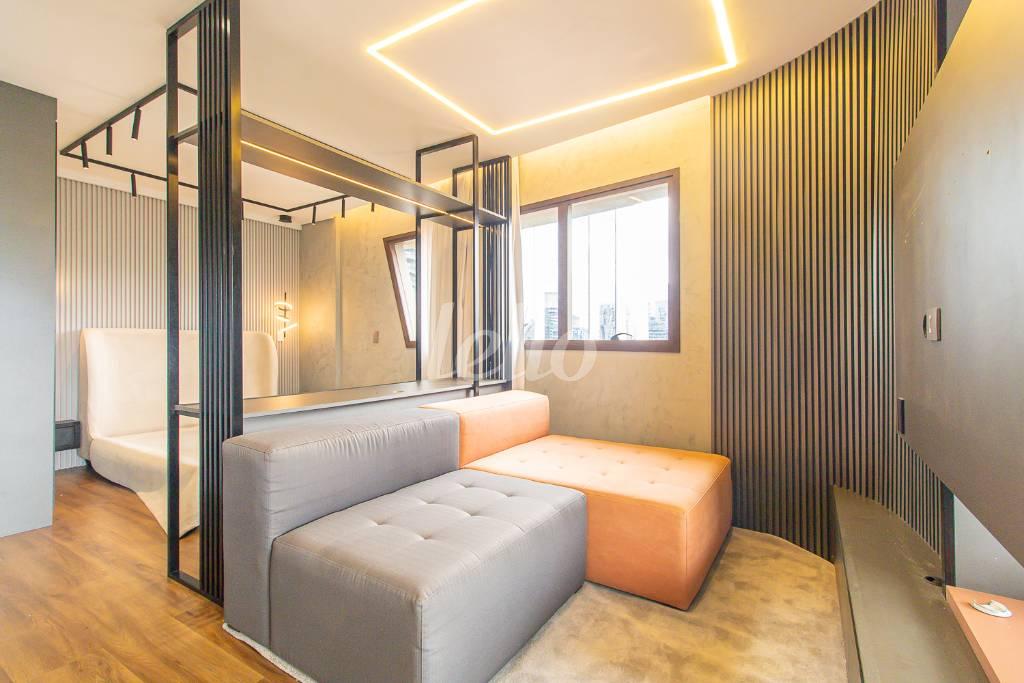 SALA de Apartamento para alugar, Padrão com 50 m², 1 quarto e 2 vagas em Vila Olímpia - São Paulo