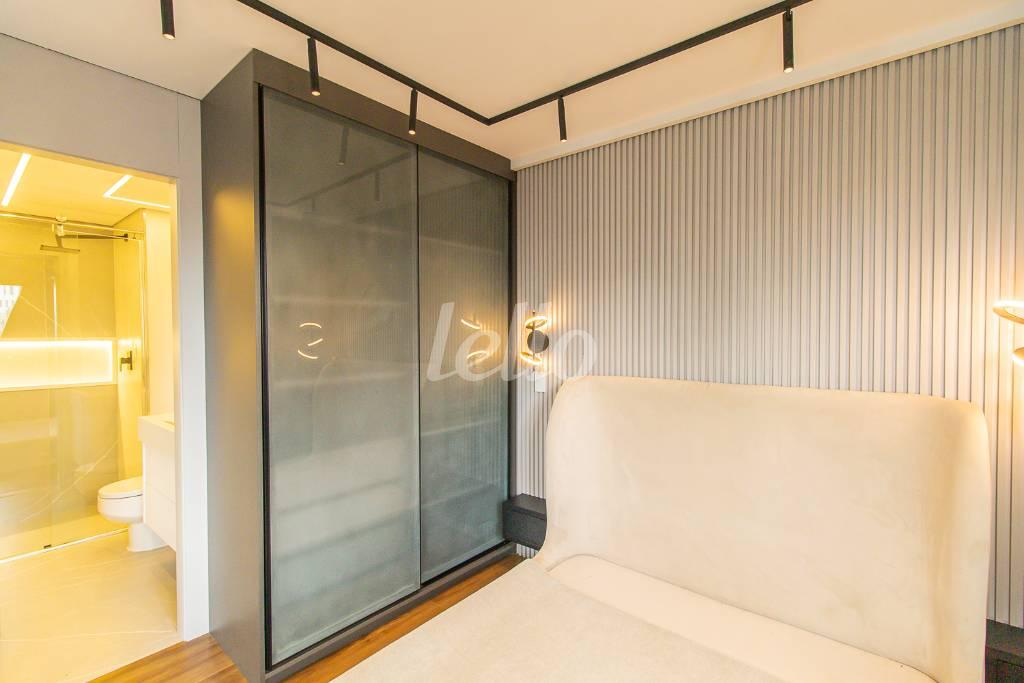 DORMITORIO de Apartamento para alugar, Padrão com 50 m², 1 quarto e 2 vagas em Vila Olímpia - São Paulo