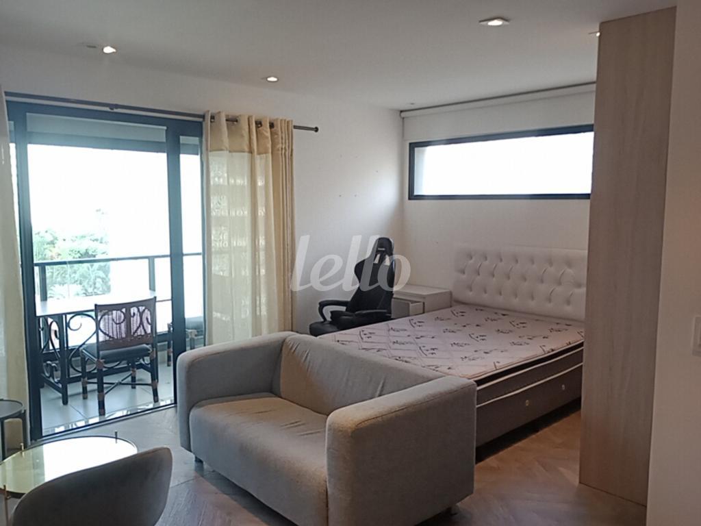 2-LAVING de Apartamento para alugar, Padrão com 38 m², 1 quarto e 1 vaga em Campo Belo - São Paulo