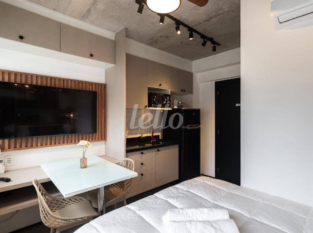 QUARTO / SALA de Apartamento para alugar, Studio com 18 m², 1 quarto e em Bela Vista - São Paulo