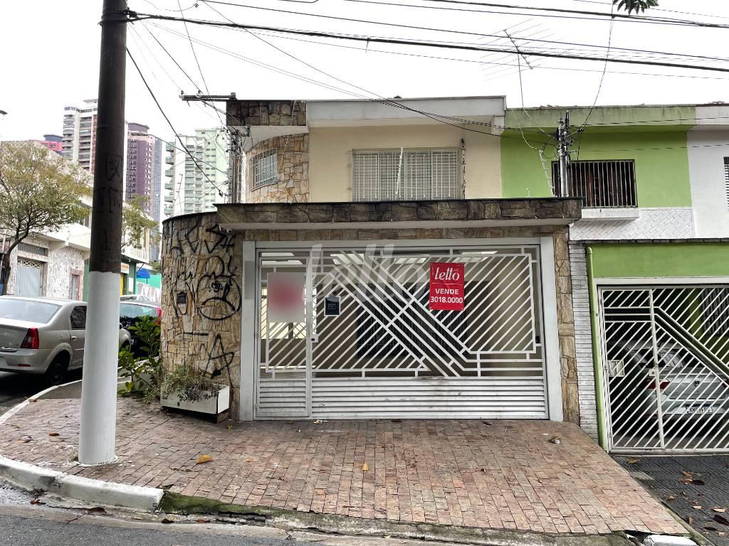 FACHADA de Casa à venda, sobrado com 170 m², 3 quartos e 2 vagas em Vila Regente Feijó - São Paulo