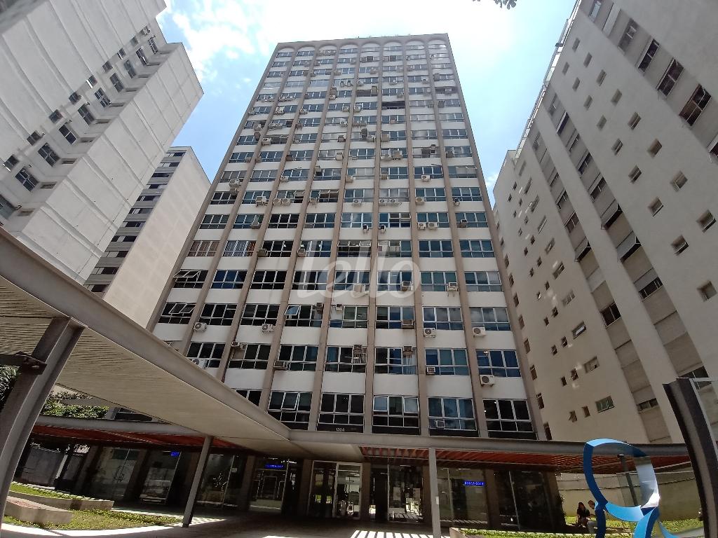 FACHADA de Sala / Conjunto para alugar, Padrão com 25 m², e em Jardim Paulista - São Paulo